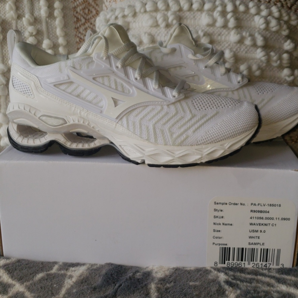 Mizuno Waveknit C1